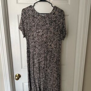 Old Navy Black and Cream Midi Dress